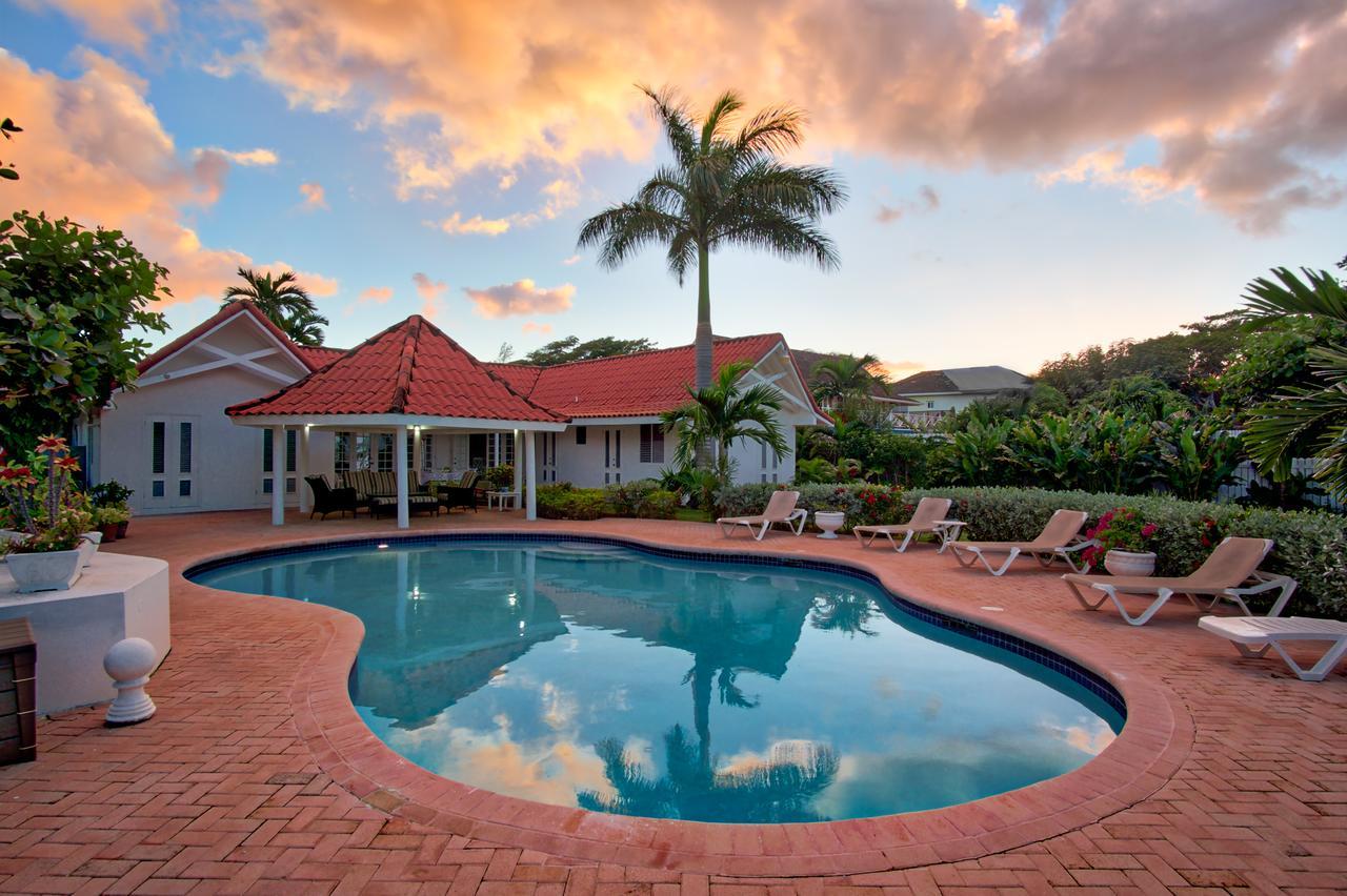 רנאוויי ביי Sunspot Villa מראה חיצוני תמונה