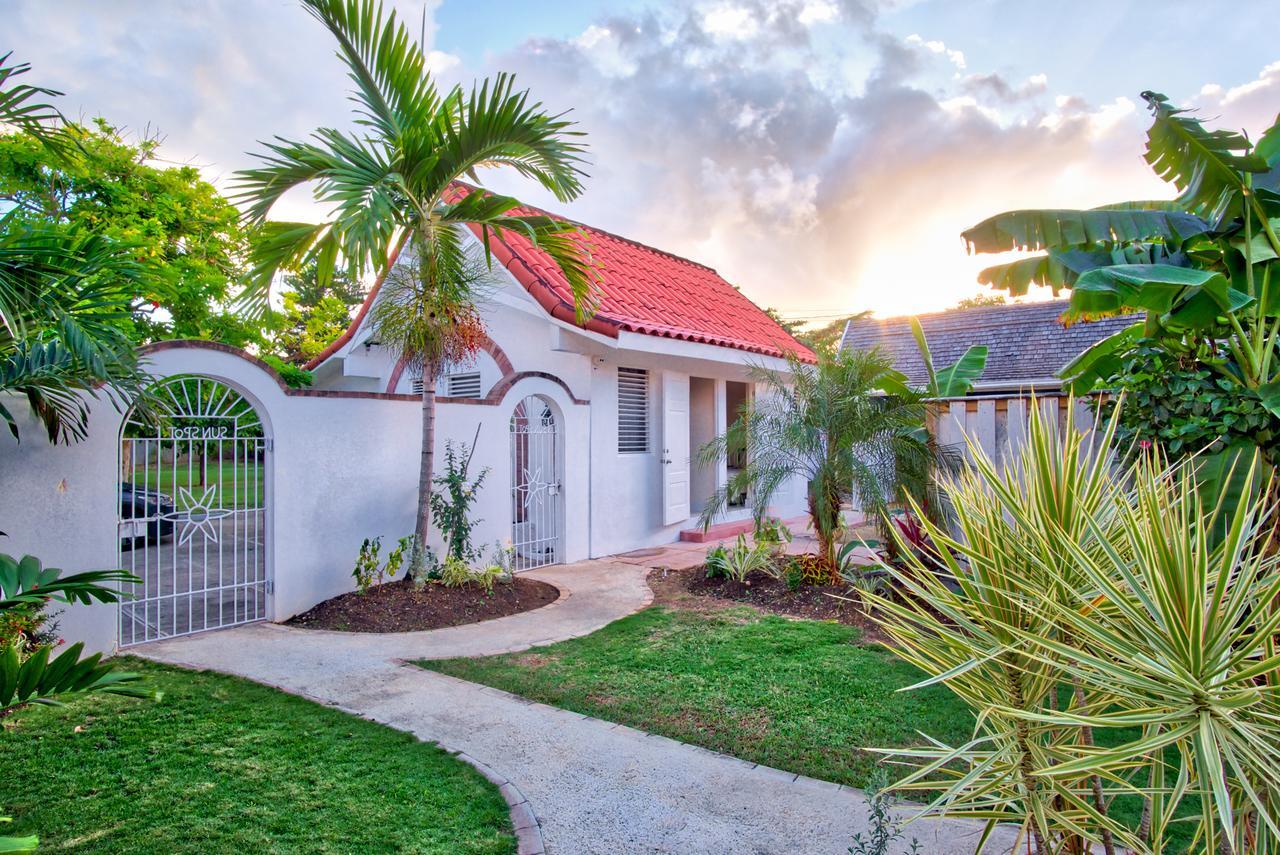 רנאוויי ביי Sunspot Villa מראה חיצוני תמונה