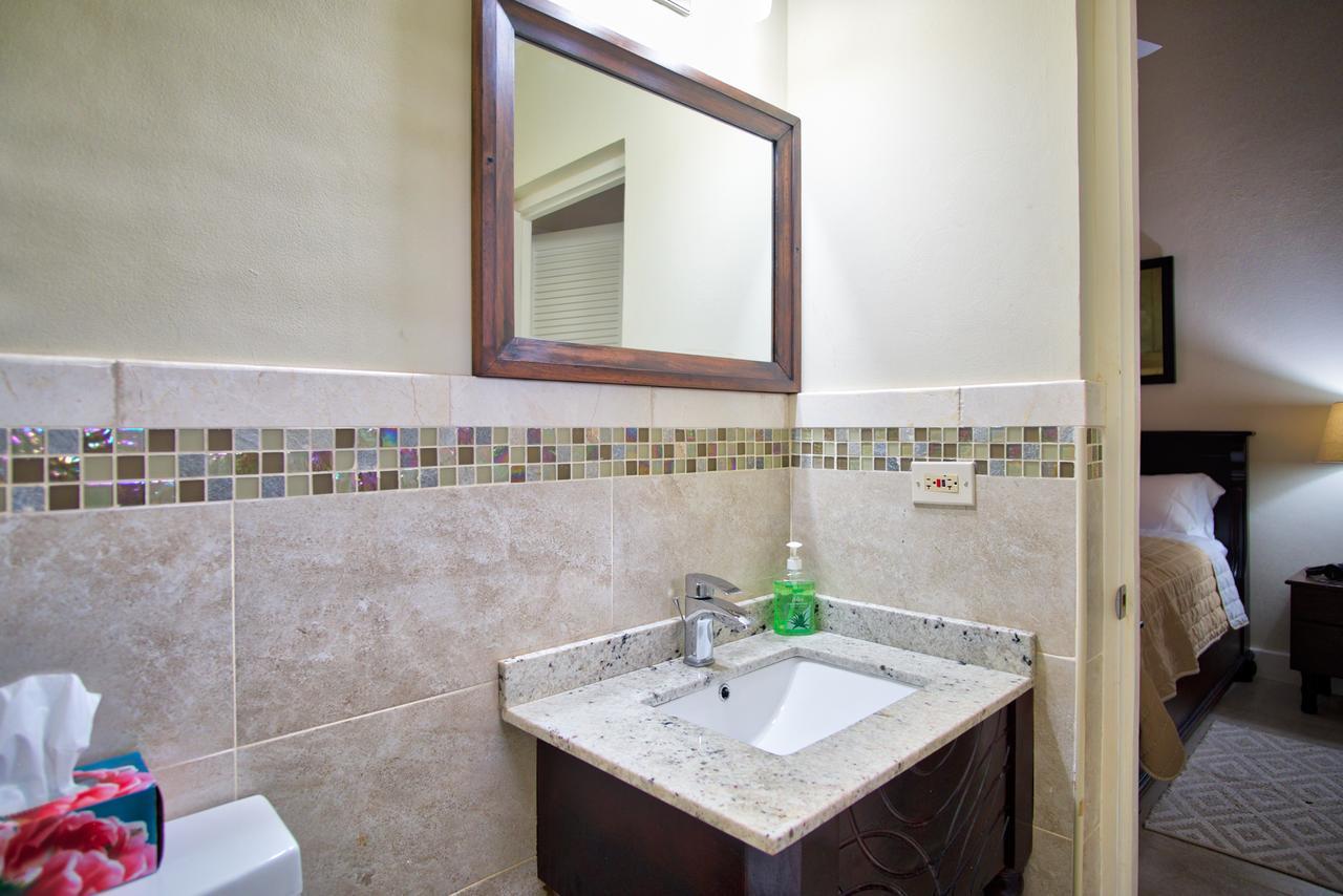 רנאוויי ביי Sunspot Villa מראה חיצוני תמונה